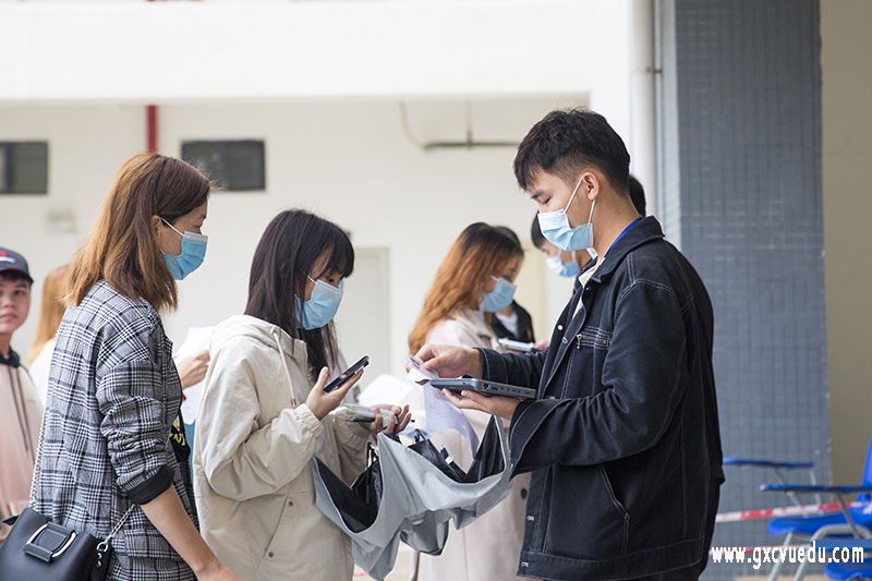 2020年下半年全国中小学教师资格证考试在我校顺利开展